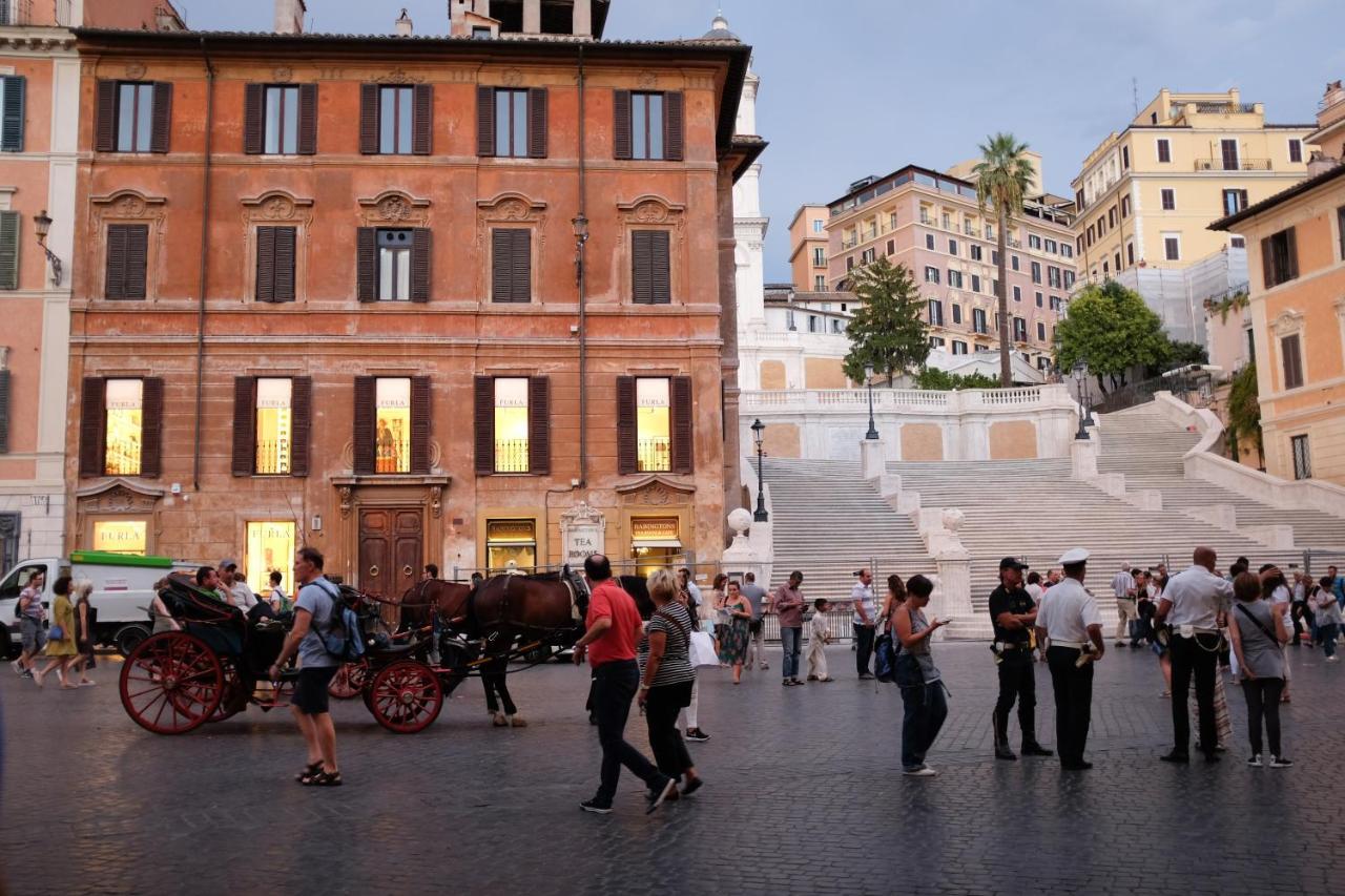 Joivy Trevi Fountain'S Relais Apartment Rome Bagian luar foto